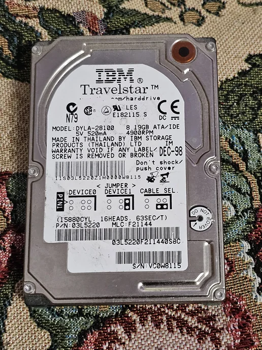 Старый 2.5 IDE жёсткий диск 8.19Гб IBM, 8,19 ГБ